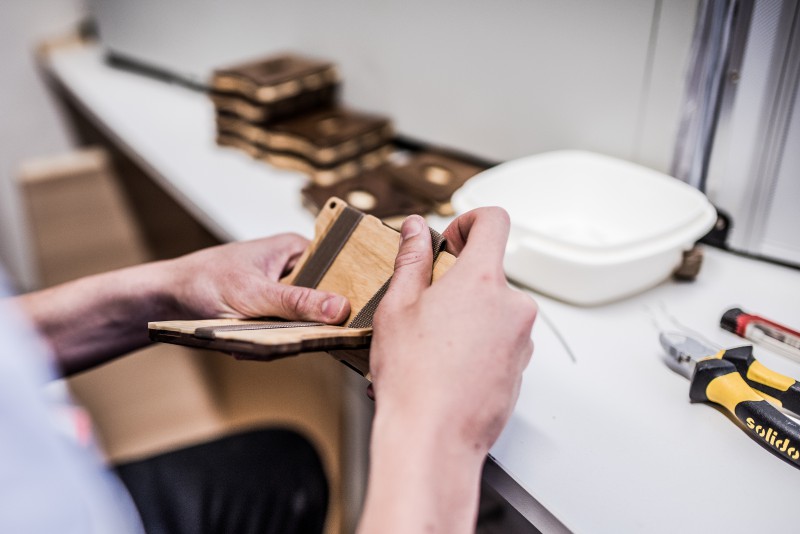 DajuWood - Bänder einsetzten